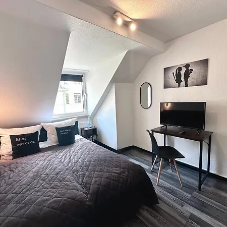 Alt Deutz City-messe-arena 2*