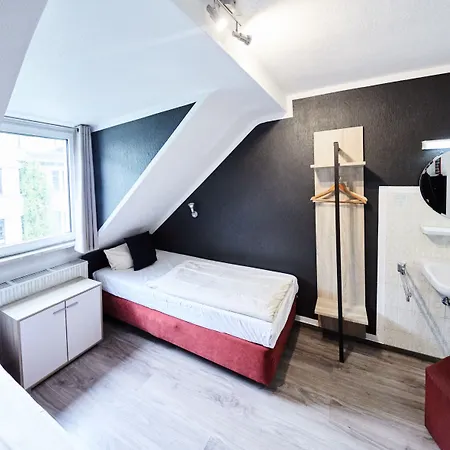 Alt Deutz City-messe-arena Hotel 2*