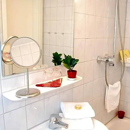 Alt Deutz City-messe-arena Kontaktloser Self Check-in 2*