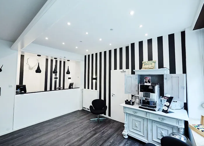 Alt Deutz City-messe-arena Kontaktloser Self Check-in 酒店 2*