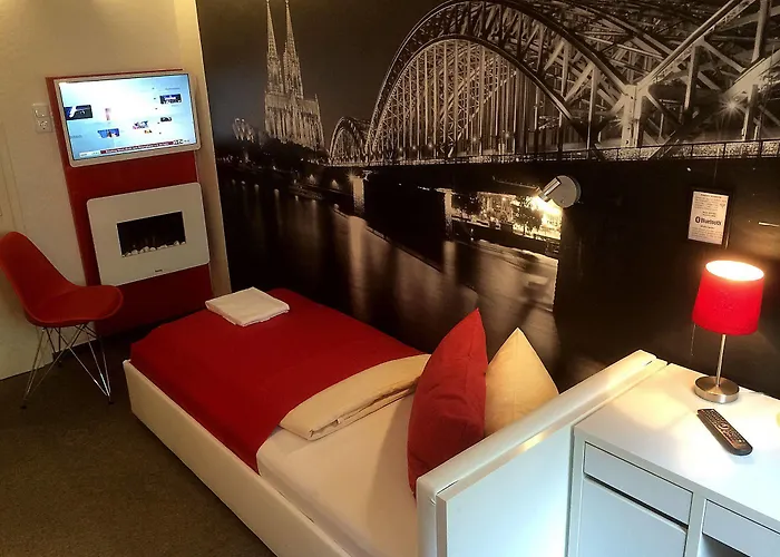 Alt Deutz City-messe-arena Kontaktloser Self Check-in Otel 2*